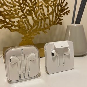 Apple AirPod Bundle